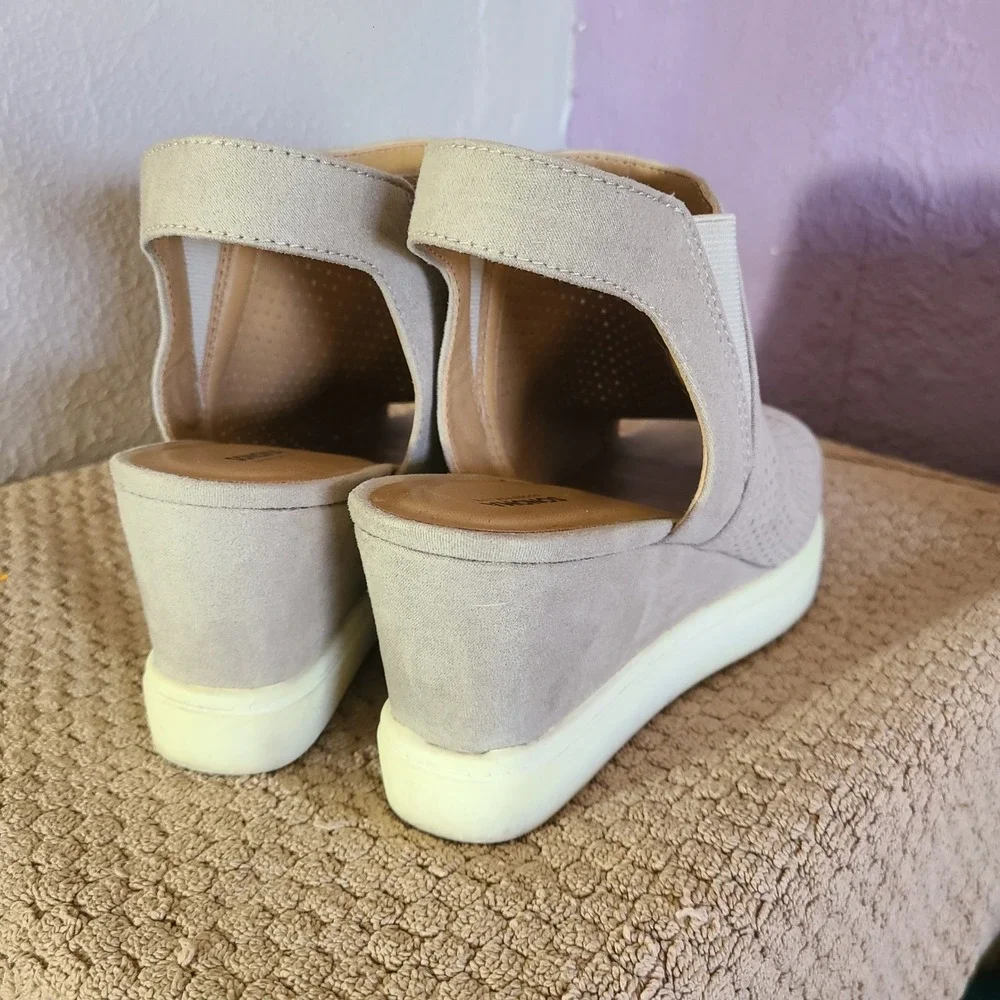 Sonoma Goods For Life Wedge Sandals Women 8.5 Perforated Peep Toe Slingback